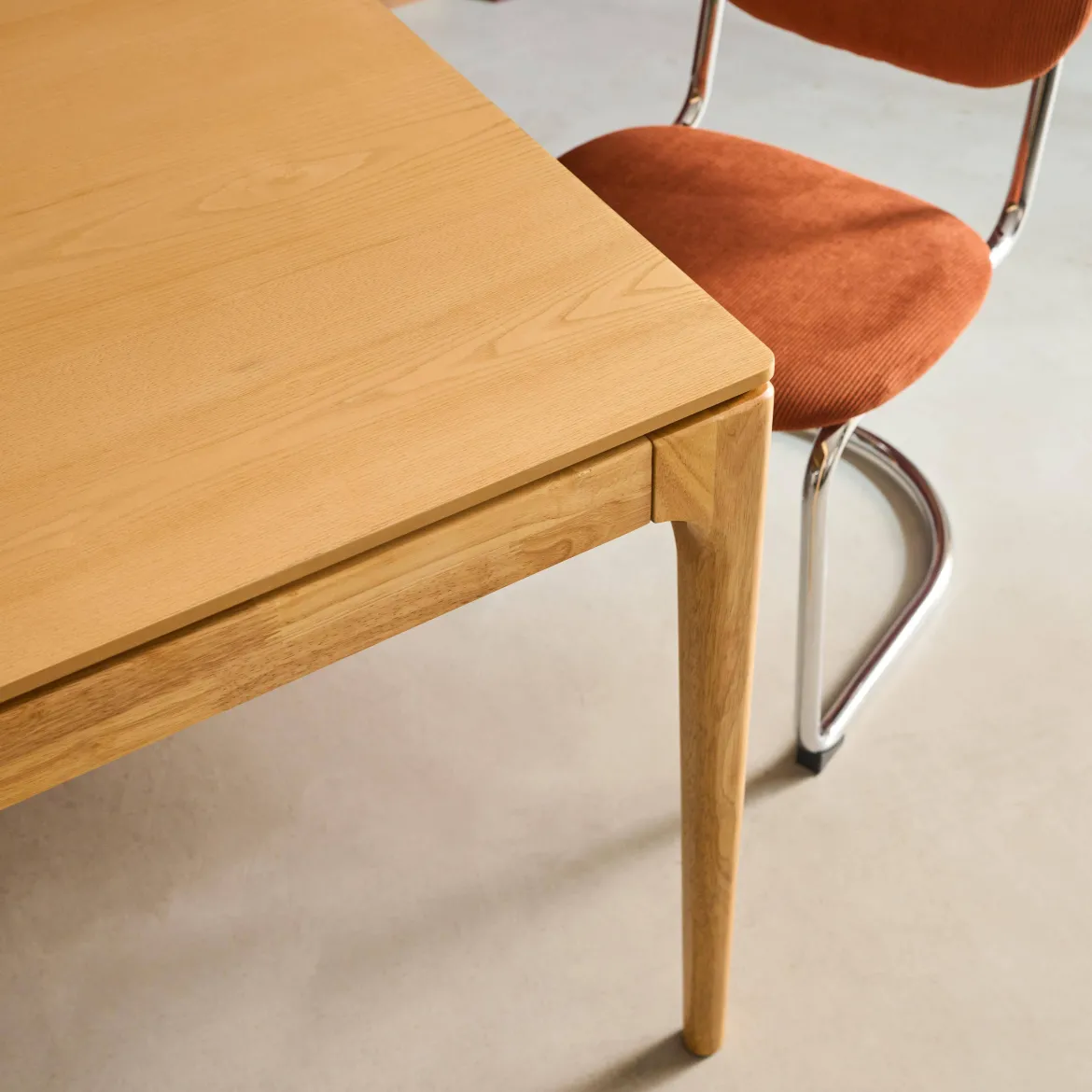 Tavolo da pranzo rettangolare in legno di hevea di 6 posti