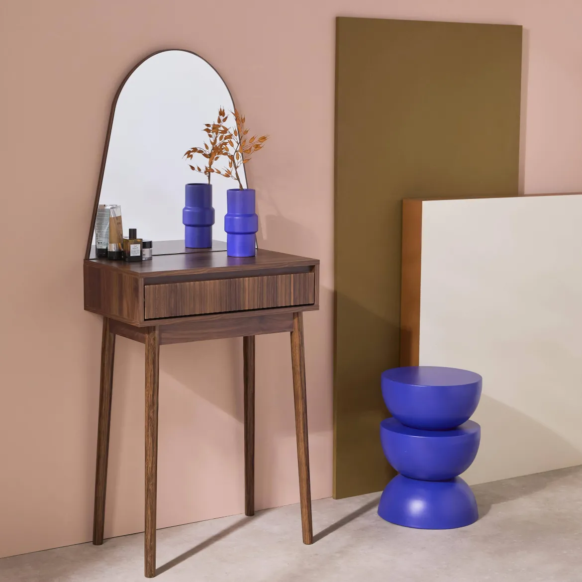 Toeletta trucco decorato in legno, specchio rotondo e 1 cassetto, 60cm