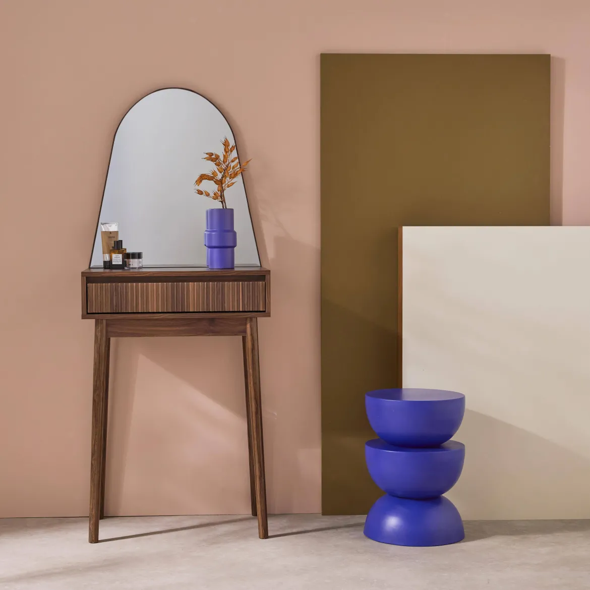 Toeletta trucco decorato in legno, specchio rotondo e 1 cassetto, 60cm